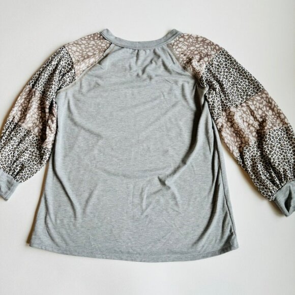 White Birch Top Leopard and Cheetah Print Bubble Sleeves size Large - Picture 2 of 5